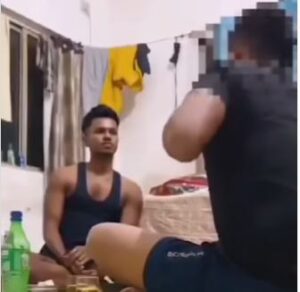 friends sitting video viral instagram